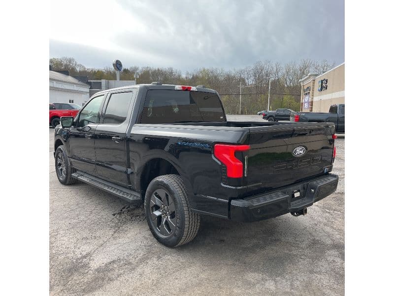 2025 Ford F-150 Lightning view 4