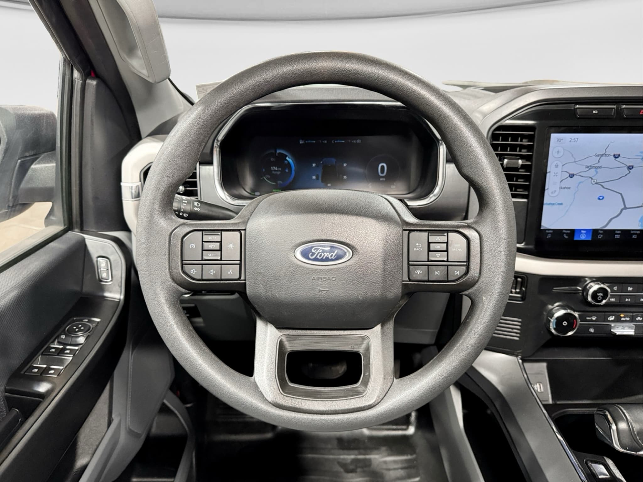 2022 Ford F-150 Lightning view 9