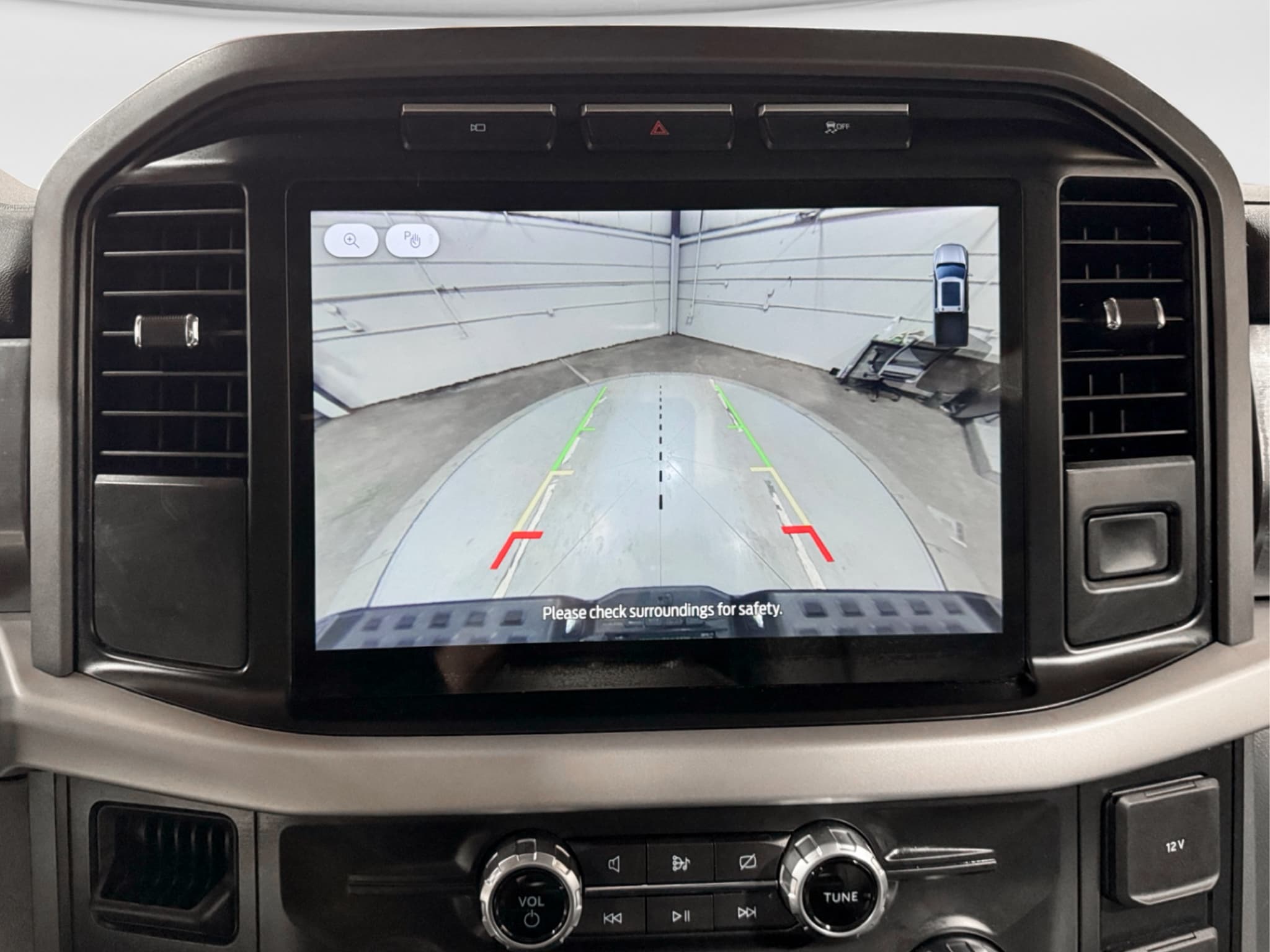 2022 Ford F-150 Lightning view 15