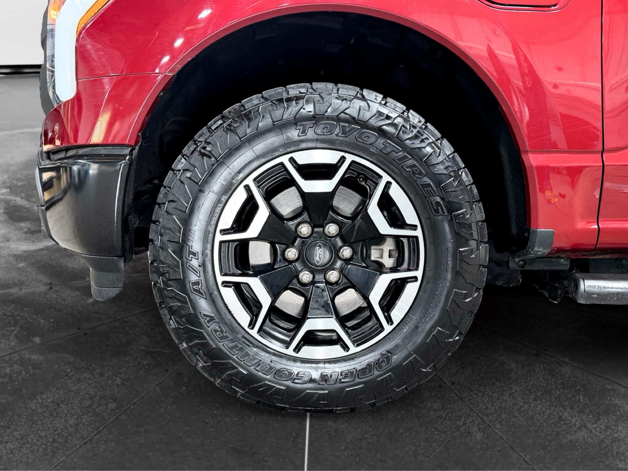 2022 Ford F-150 Lightning view 33