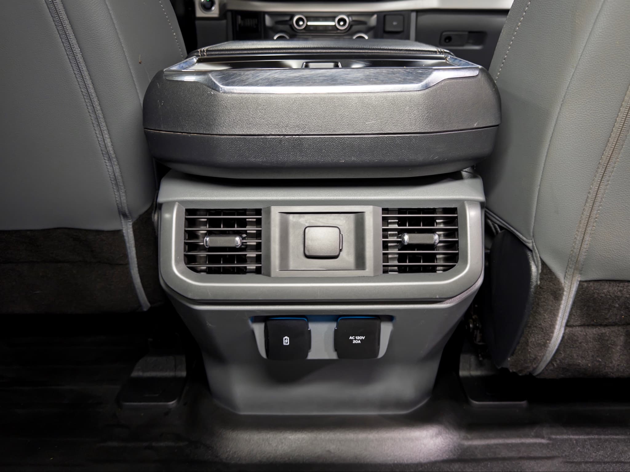 2022 Ford F-150 Lightning view 22