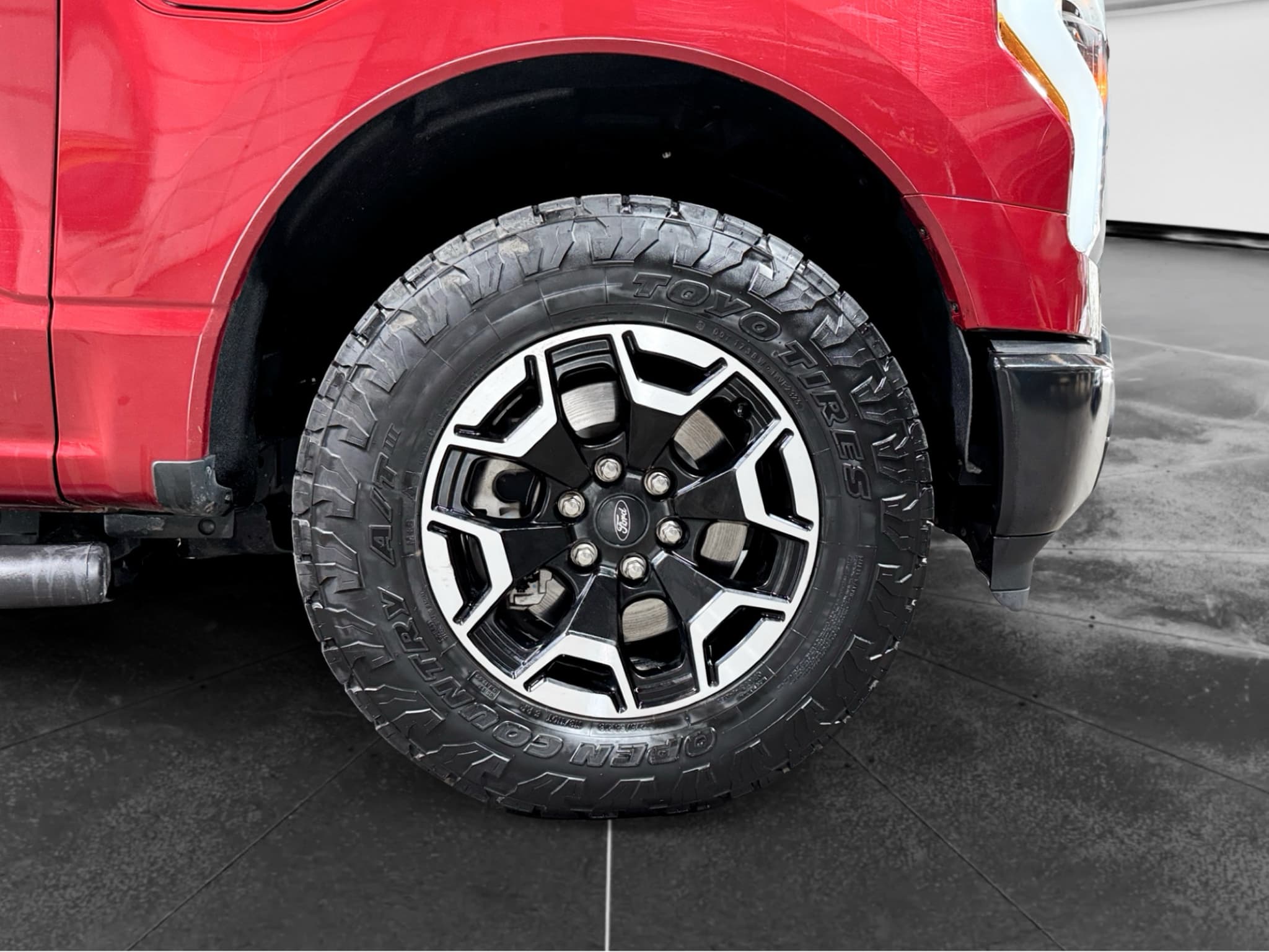 2022 Ford F-150 Lightning view 39