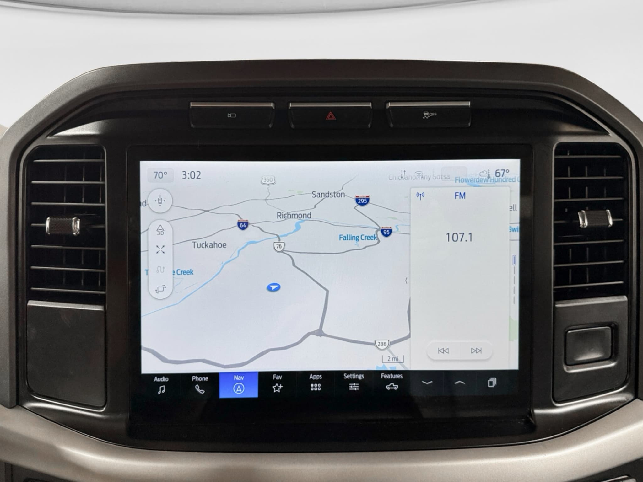 2022 Ford F-150 Lightning view 11