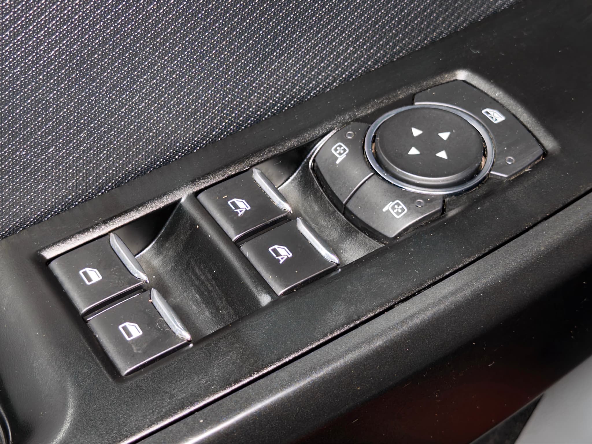 2022 Ford F-150 Lightning view 8