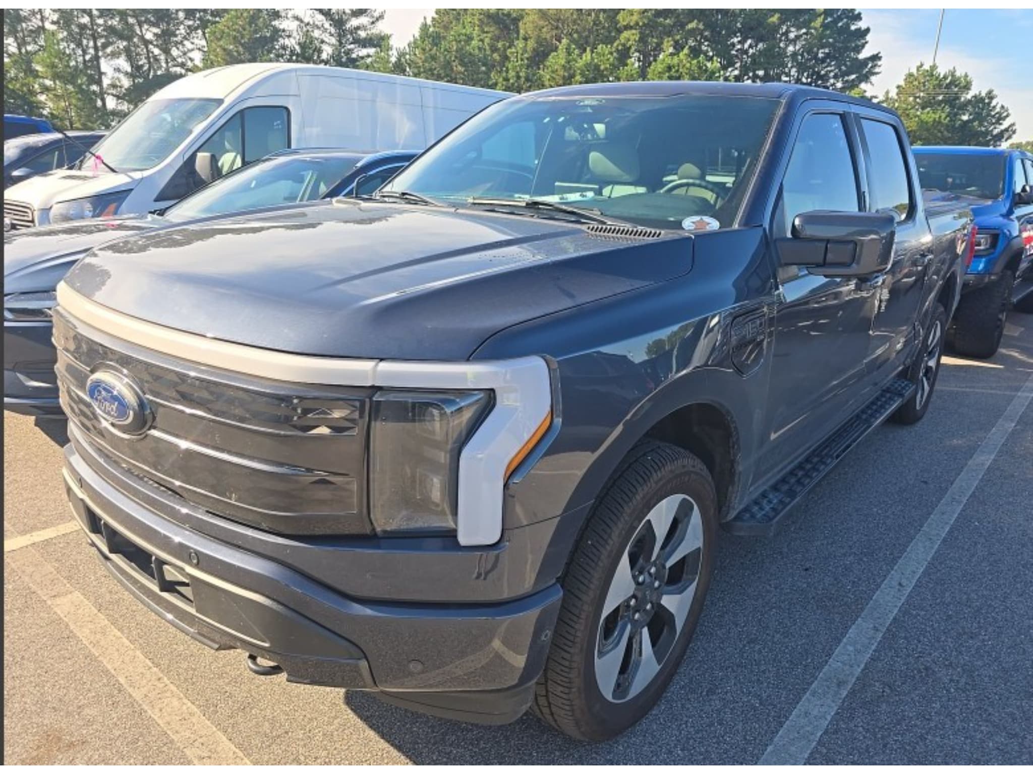 2022 Ford F-150 Lightning view 1
