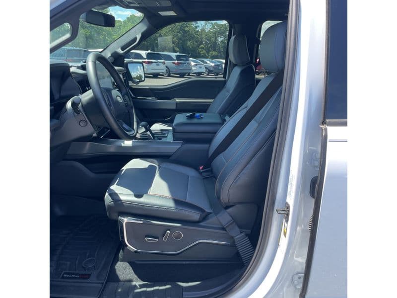 2024 Ford F-150 Lightning view 3