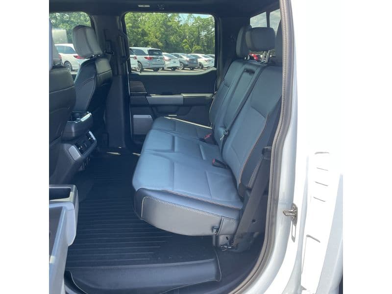 2024 Ford F-150 Lightning view 4