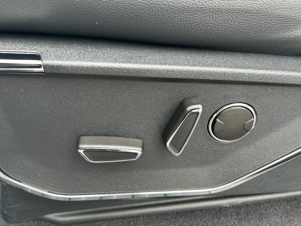 2024 Ford F-150 Lightning view 7
