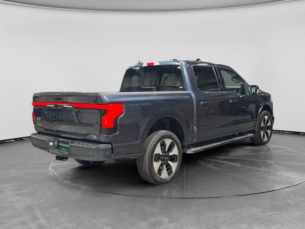 2022 Ford F-150 Lightning view 3
