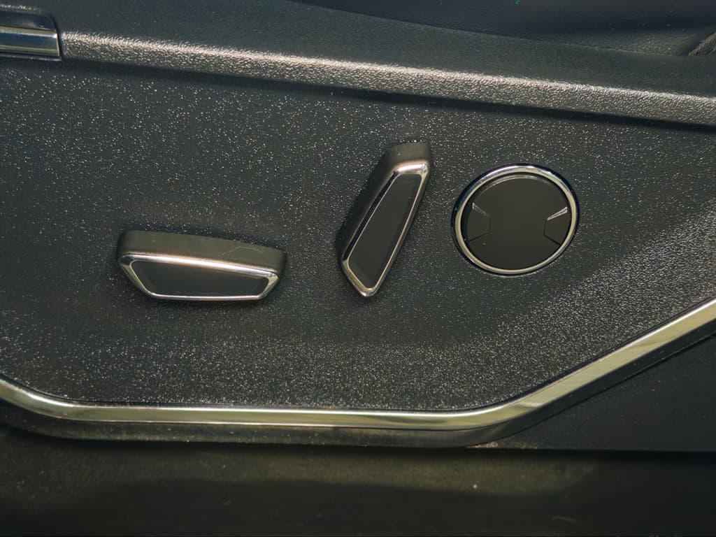 2022 Ford F-150 Lightning view 7
