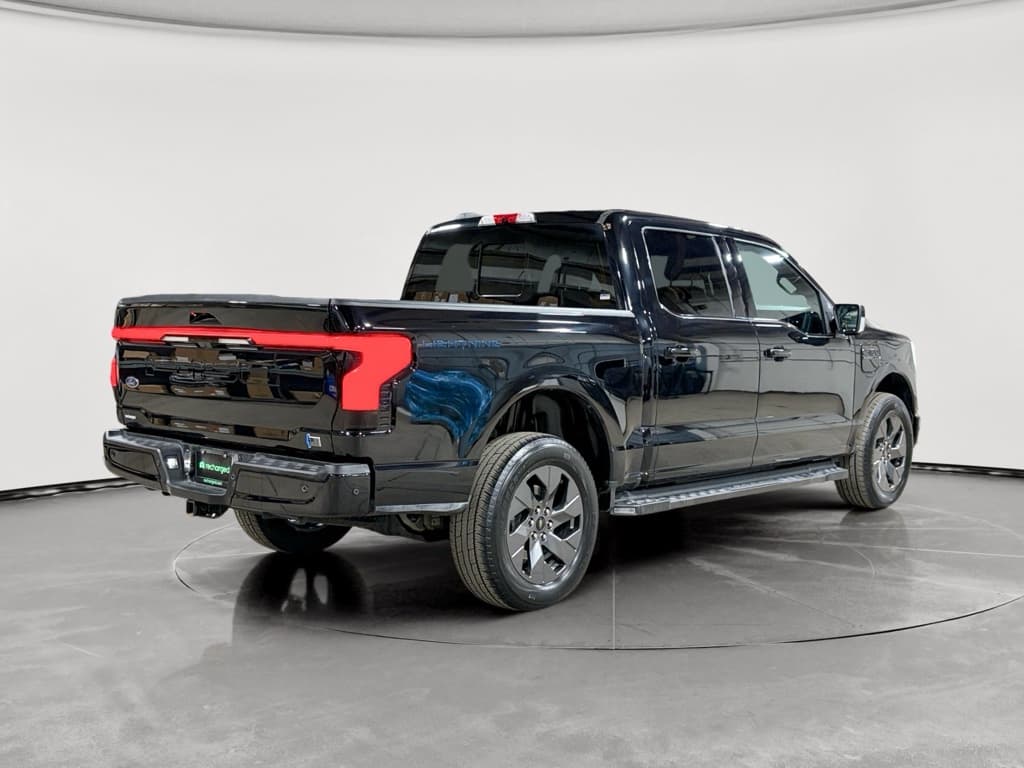 2023 Ford F-150 Lightning view 3