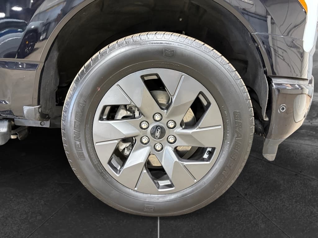 2023 Ford F-150 Lightning view 33