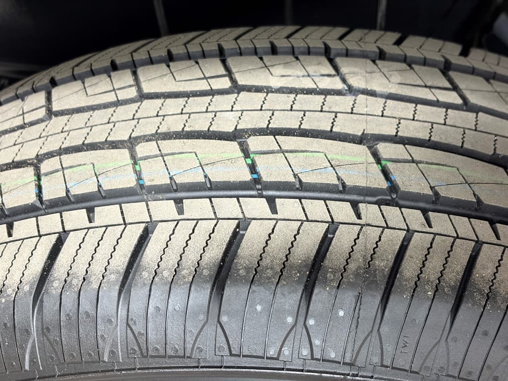 2023 Ford F-150 Lightning view 34