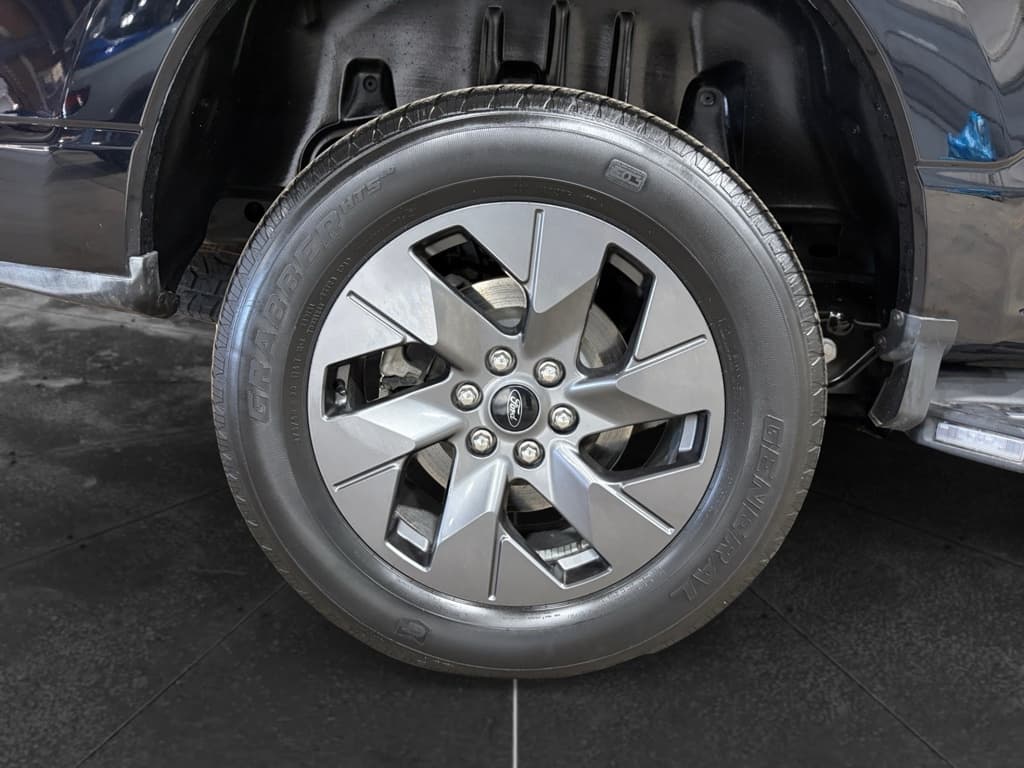 2023 Ford F-150 Lightning view 31