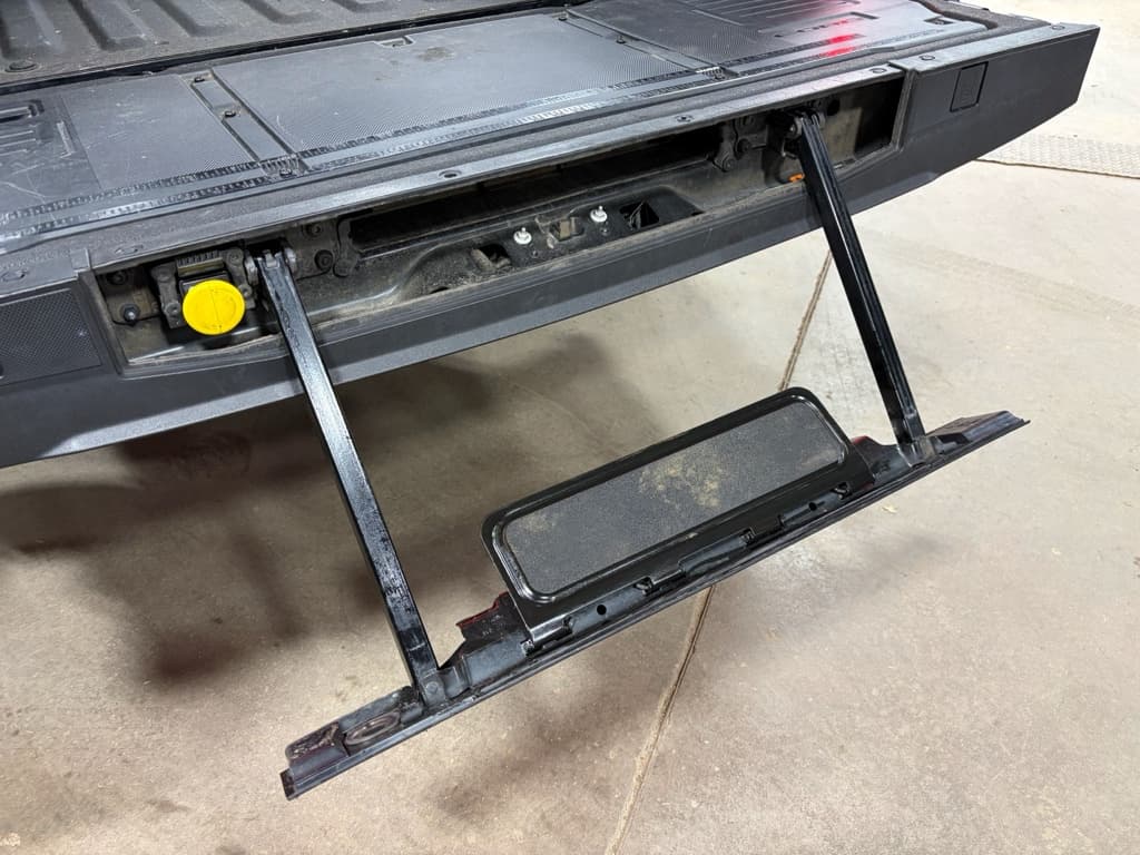 2023 Ford F-150 Lightning view 28