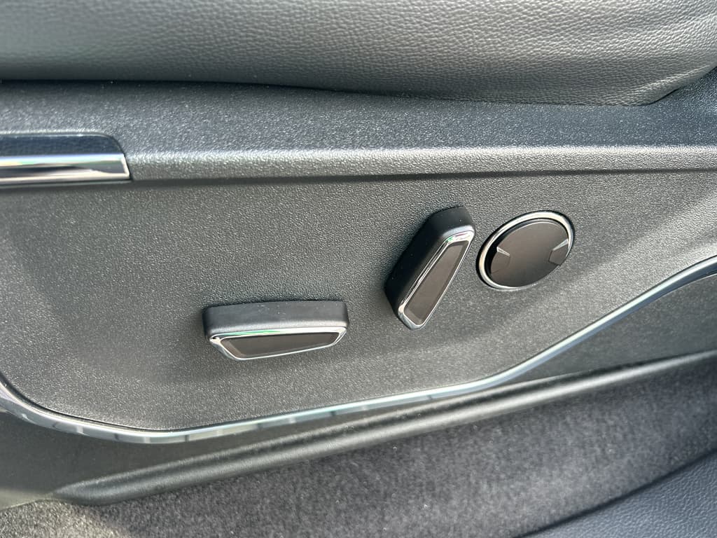 2023 Ford F-150 Lightning view 6