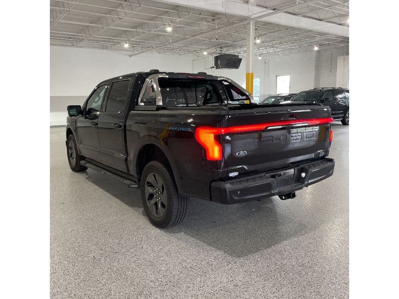 2023 Ford F-150 Lightning view 3