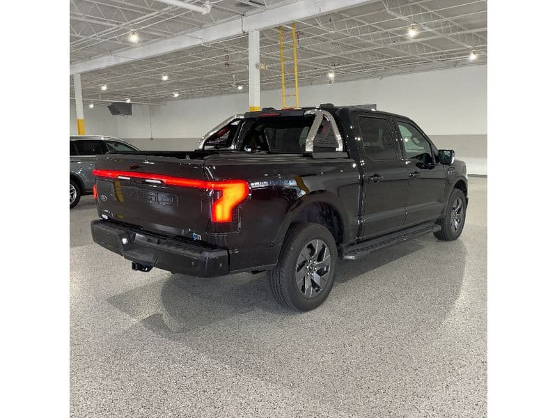 2023 Ford F-150 Lightning view 5