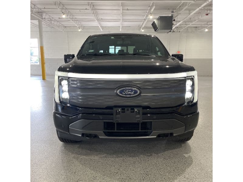 2023 Ford F-150 Lightning view 8