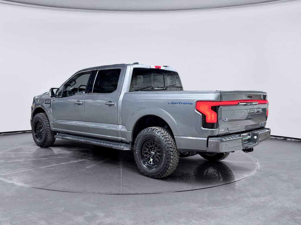 2023 Ford F-150 Lightning view 2