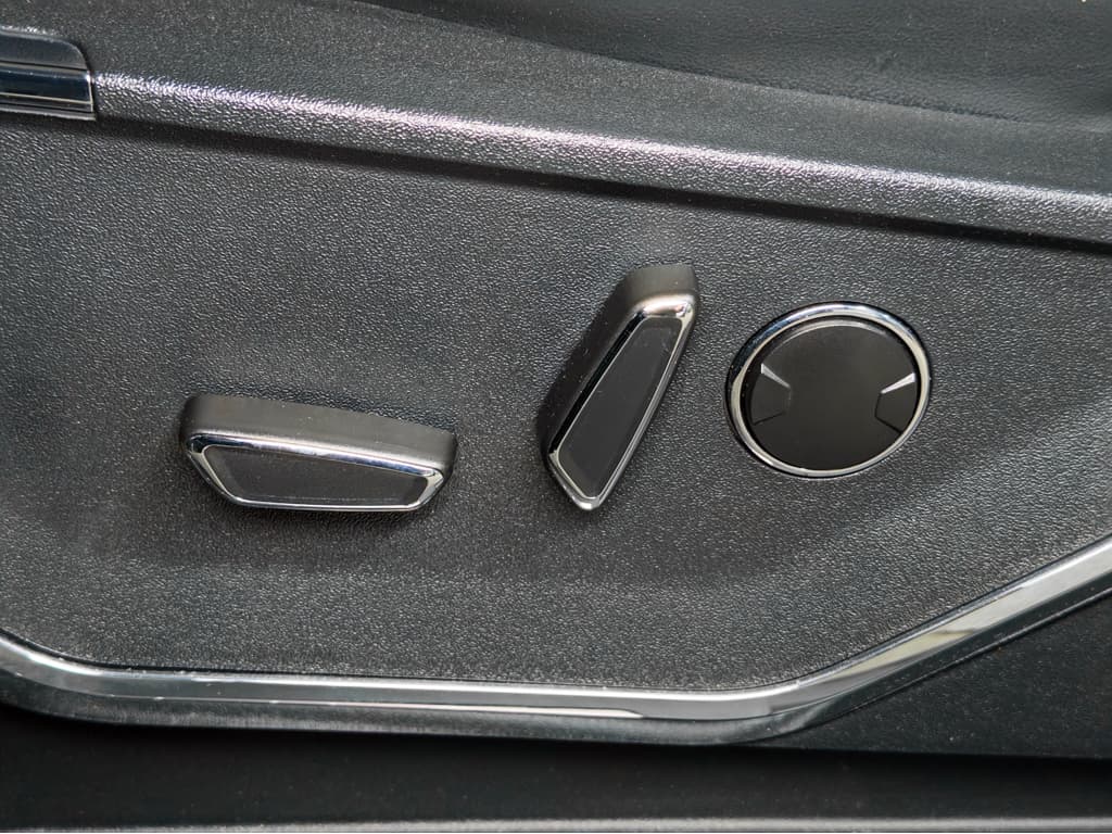 2023 Ford F-150 Lightning view 6
