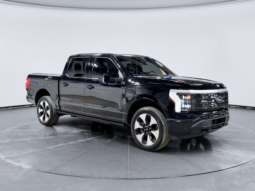 2023 Ford F-150 Lightning view 4