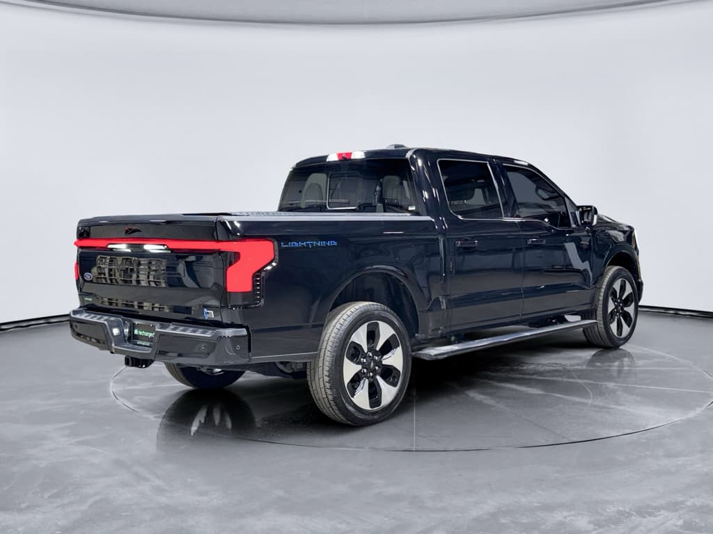 2023 Ford F-150 Lightning view 3