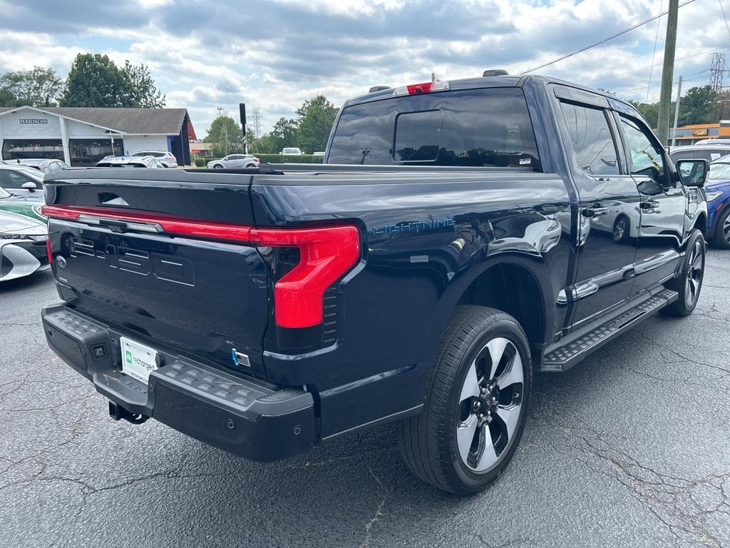 2022 Ford F-150 Lightning view 3