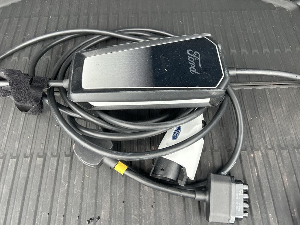 2022 Ford F-150 Lightning view 6