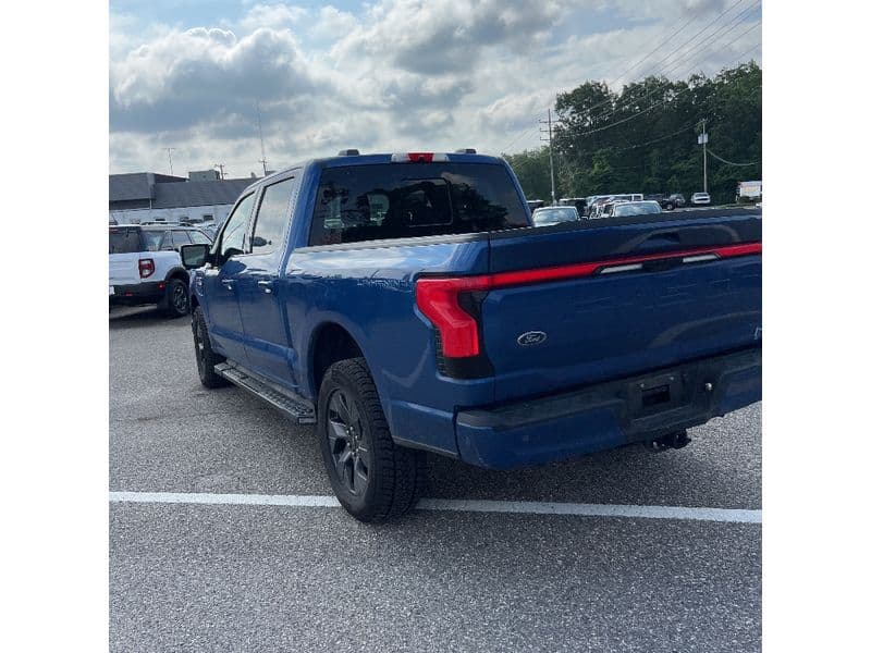 2022 Ford F-150 Lightning view 3