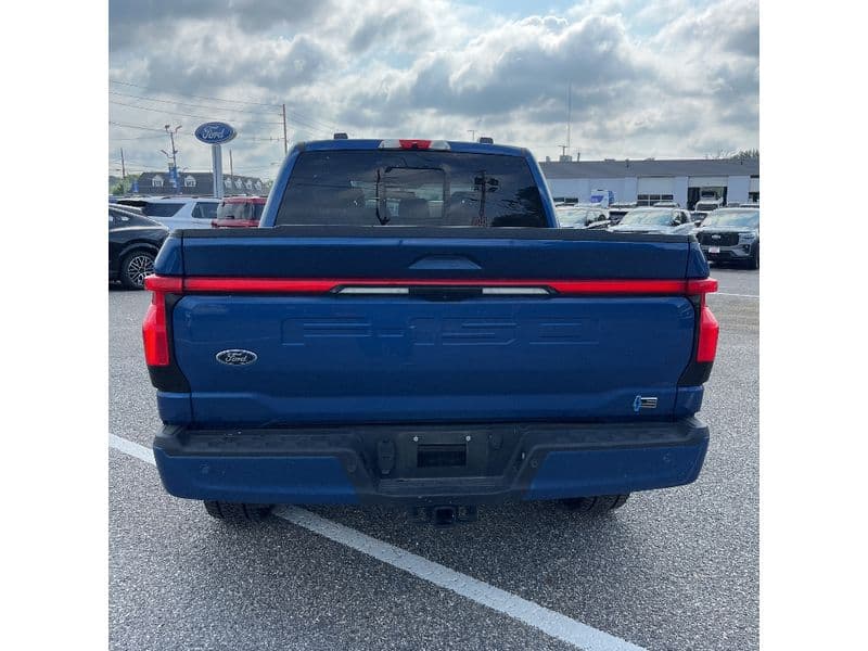 2022 Ford F-150 Lightning view 4