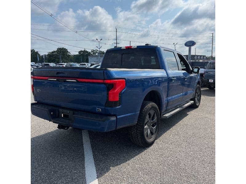 2022 Ford F-150 Lightning view 5