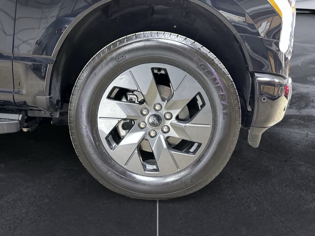 2022 Ford F-150 Lightning view 38