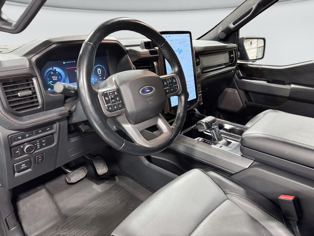 2022 Ford F-150 Lightning view 18