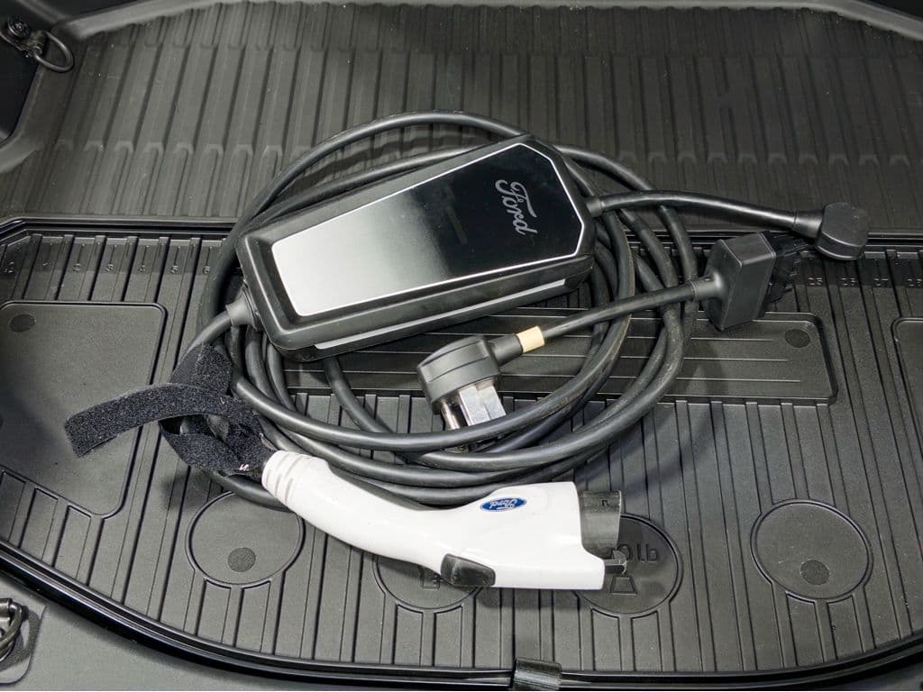 2022 Ford F-150 Lightning view 6