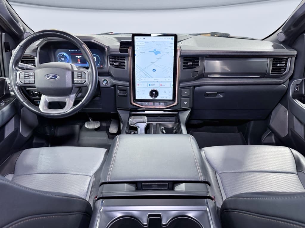 2022 Ford F-150 Lightning view 16