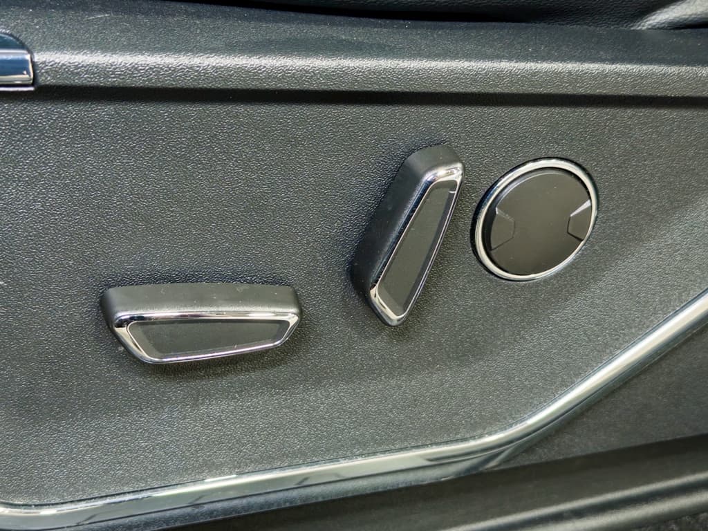 2022 Ford F-150 Lightning view 7