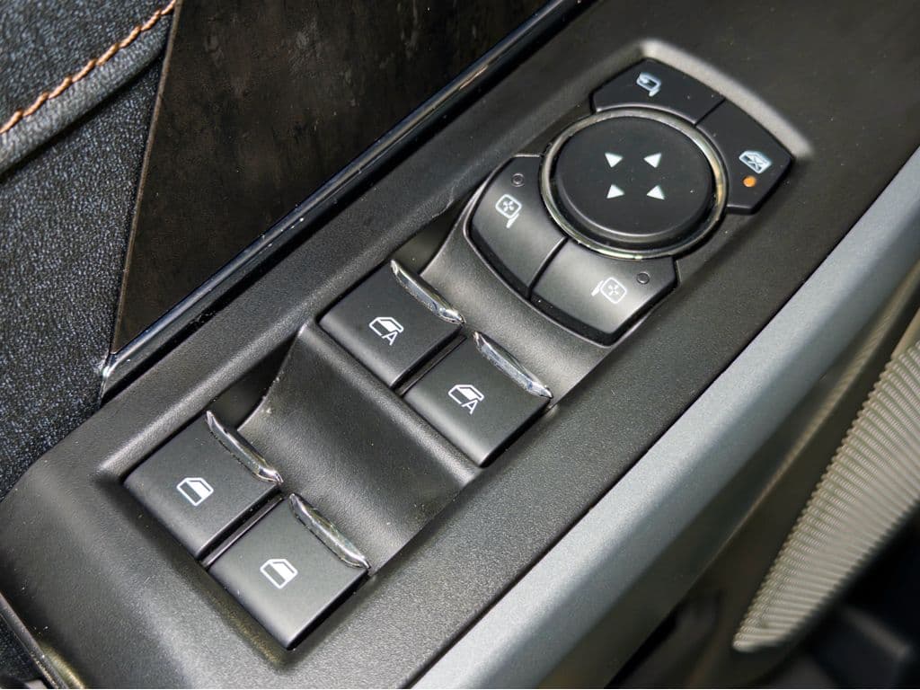 2022 Ford F-150 Lightning view 8