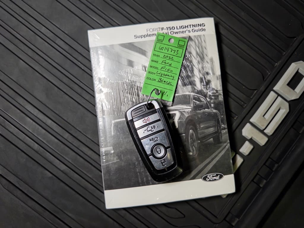 2022 Ford F-150 Lightning view 24