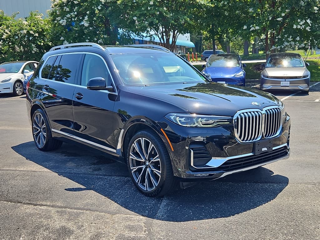 2021 BMW X7 view 4