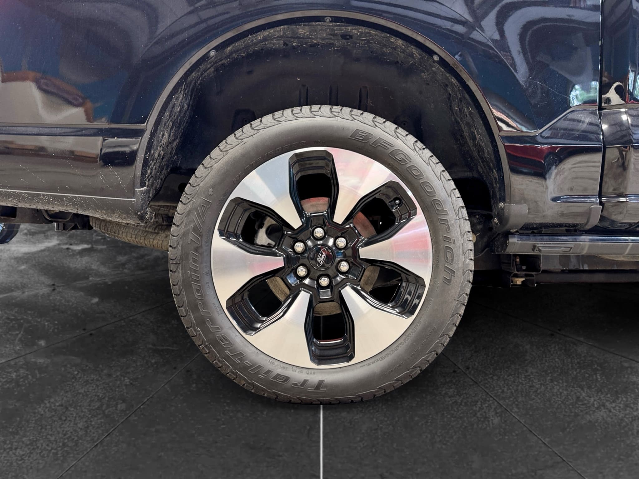 2023 Ford F-150 Lightning view 36
