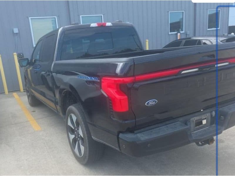 2023 Ford F-150 Lightning view 3