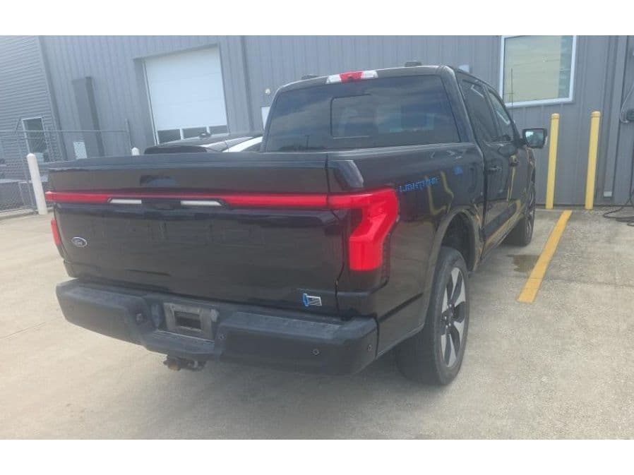 2023 Ford F-150 Lightning view 4