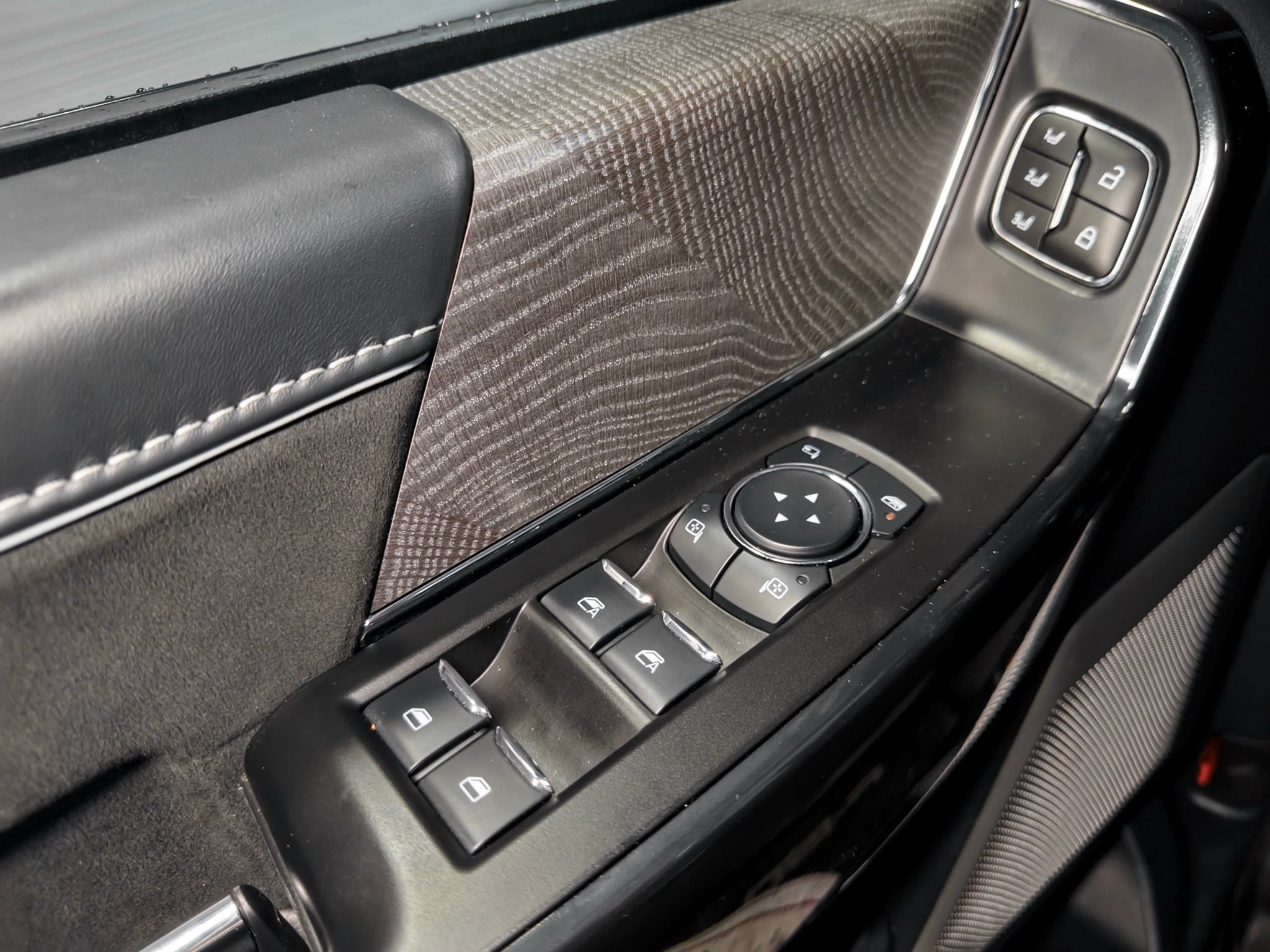 2023 Ford F-150 Lightning view 8