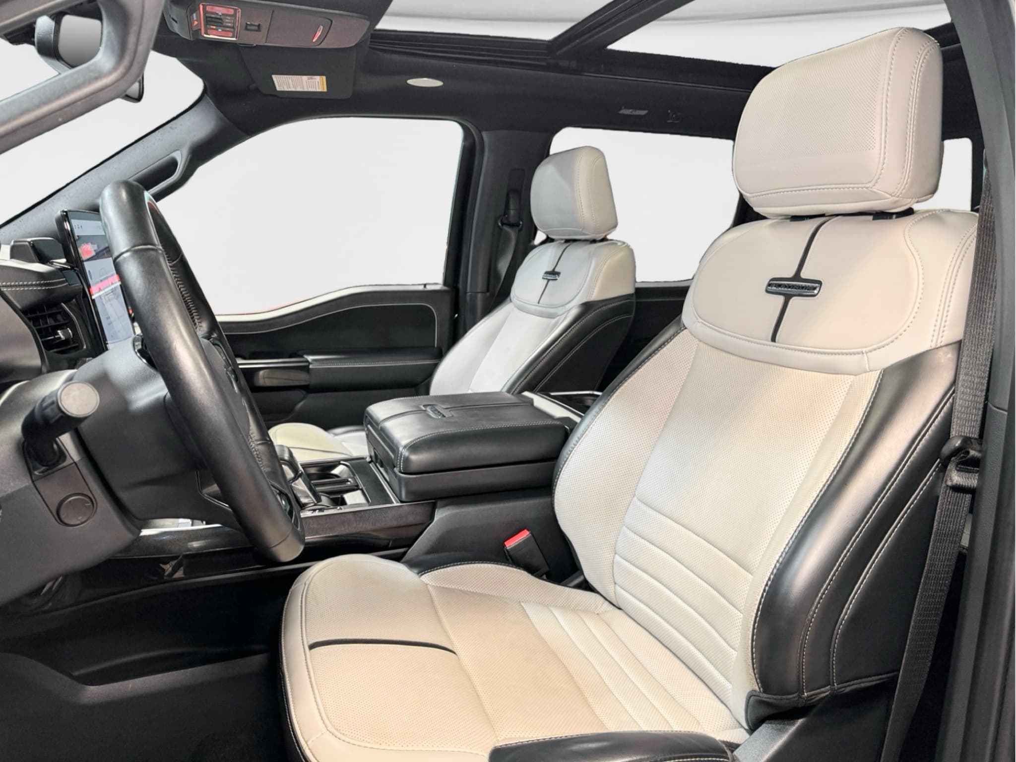 2023 Ford F-150 Lightning view 17
