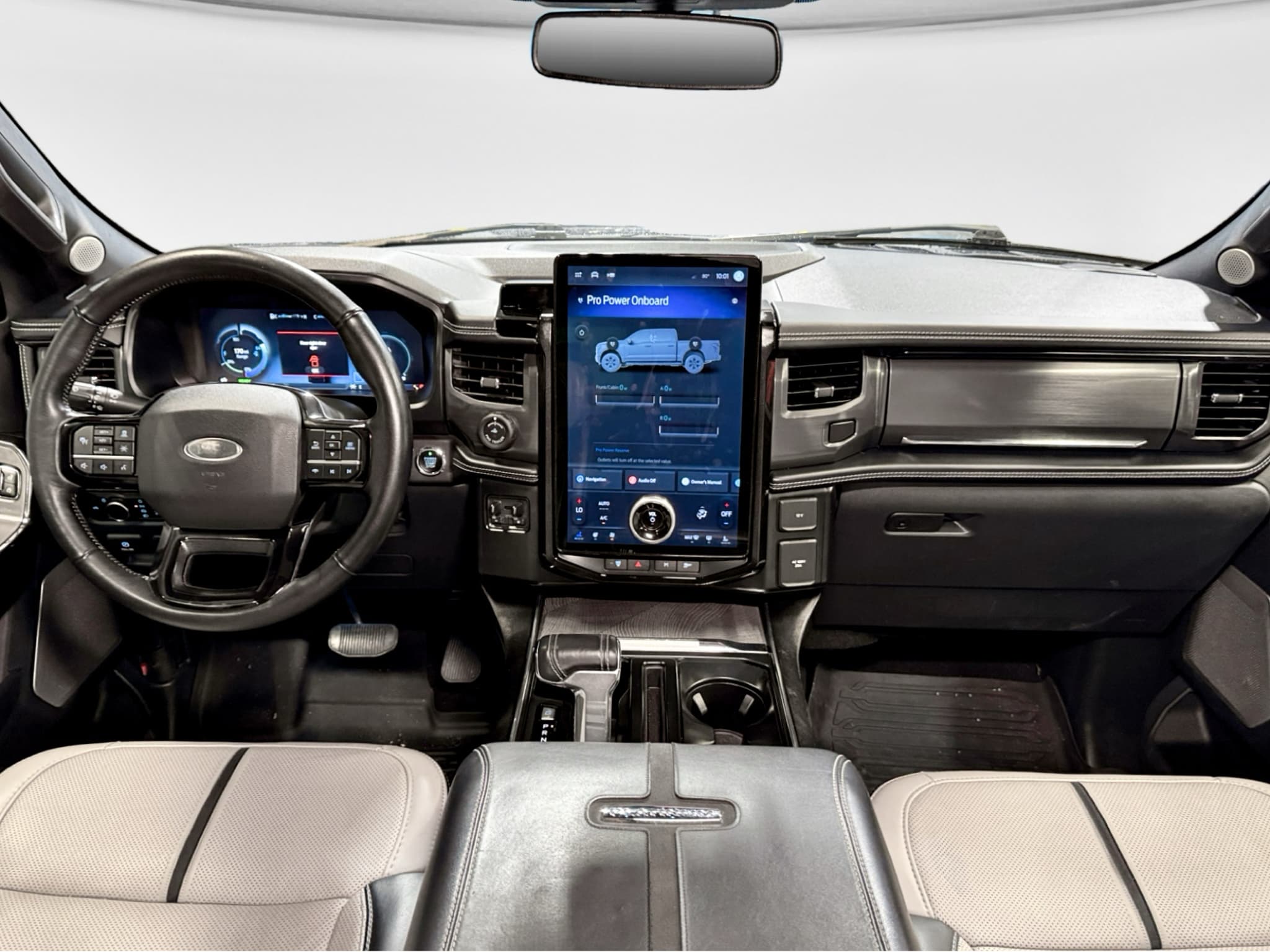 2023 Ford F-150 Lightning view 16