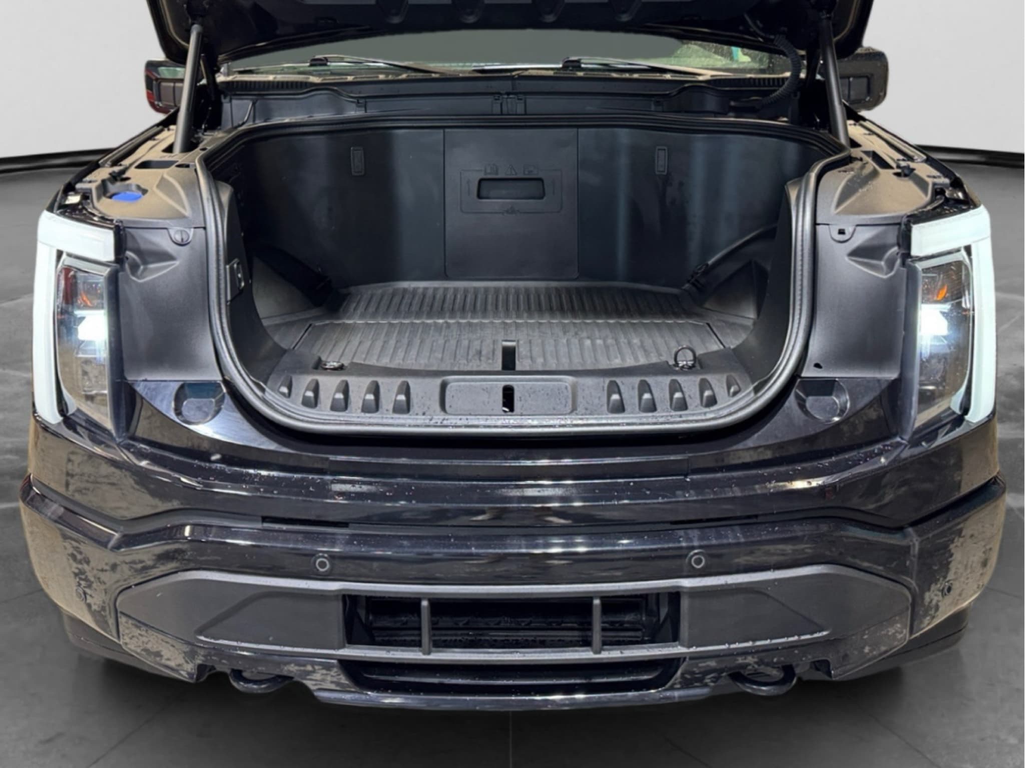 2023 Ford F-150 Lightning view 25