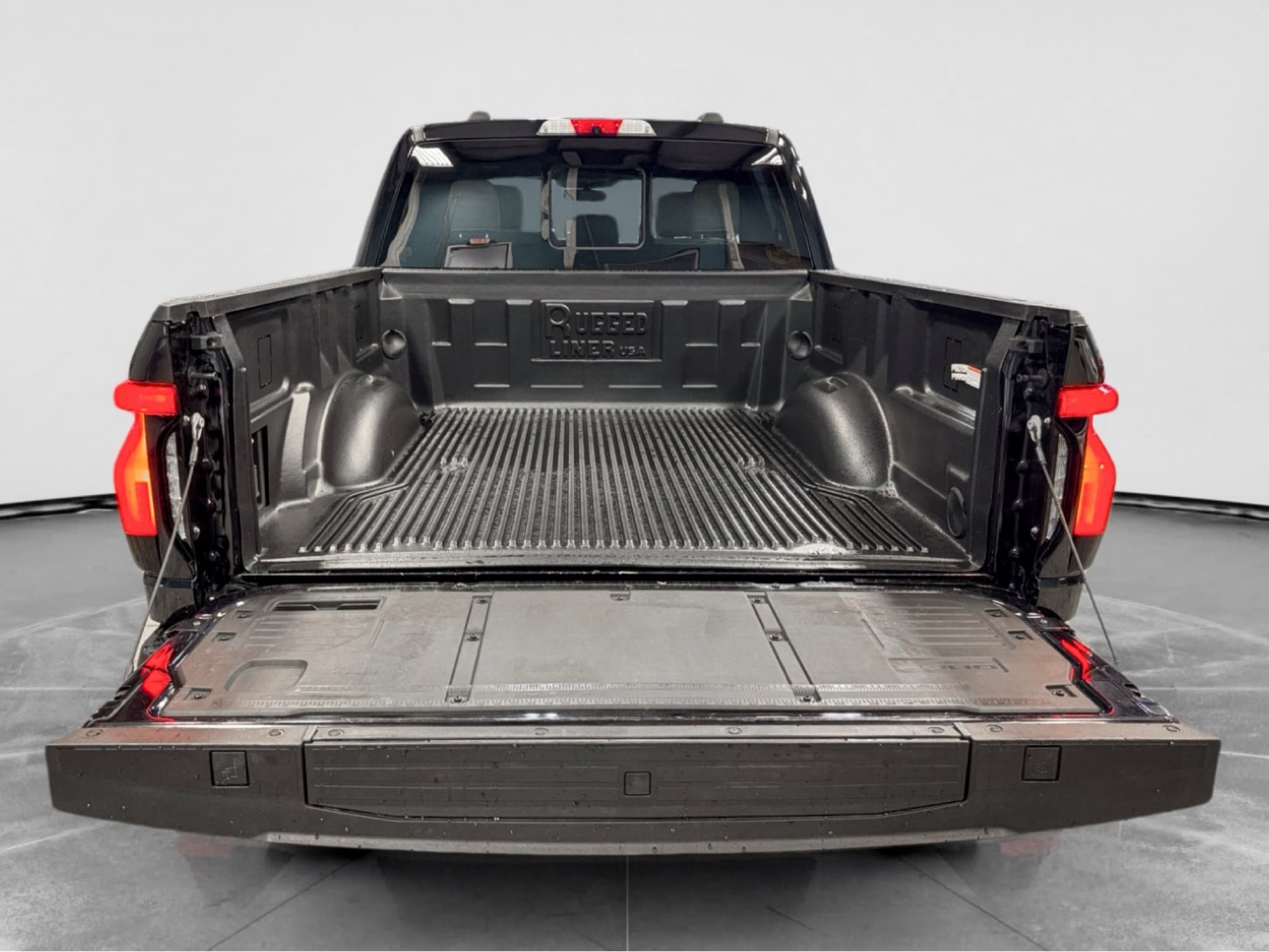 2023 Ford F-150 Lightning view 28