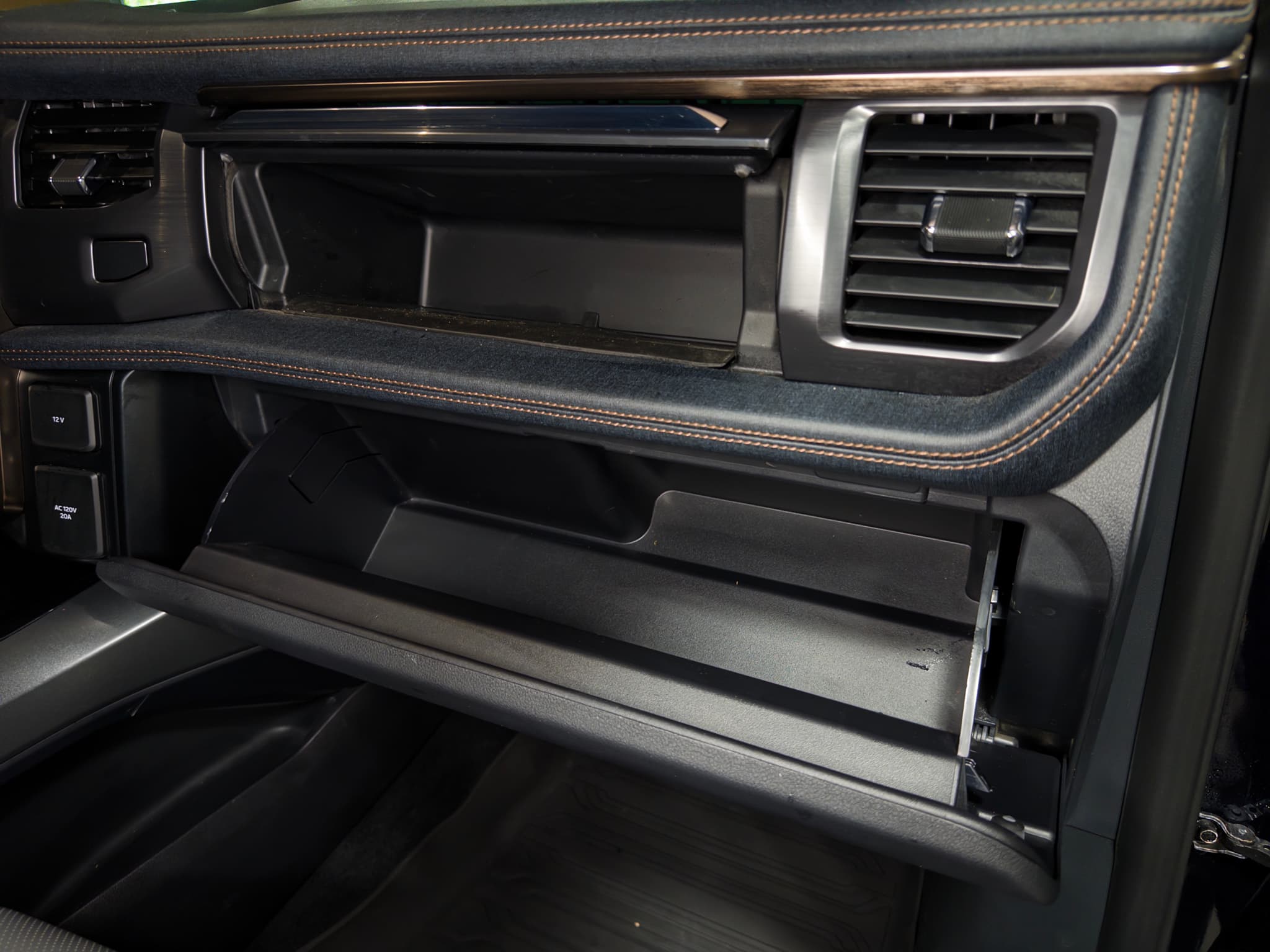 2023 Ford F-150 Lightning view 21