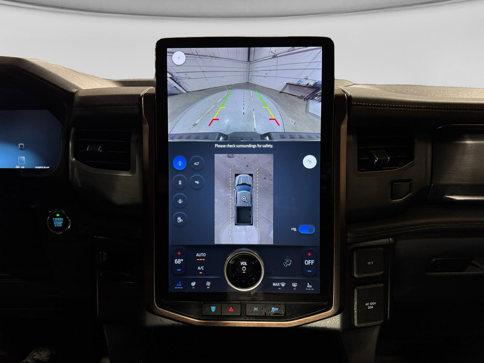 2023 Ford F-150 Lightning view 15